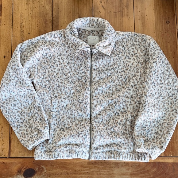 Abercrombie & Fitch Jackets & Blazers - Abercrombie & Fitch Sherpa Full-Zip Jacket S